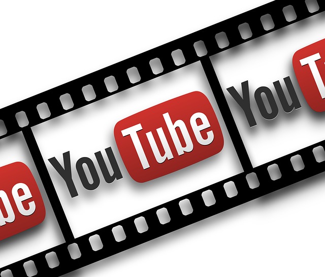 filmový pás a youtube